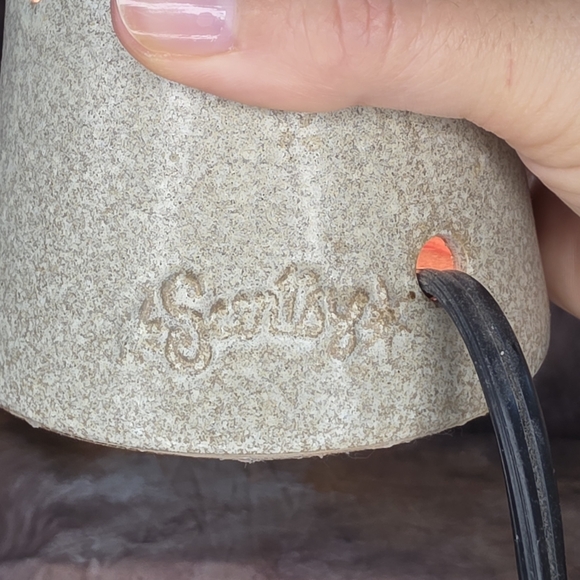 Scentsy Hatteras Mid Size Wax Warmer Light 6 Scent Bars Included - Picture 10 of 14